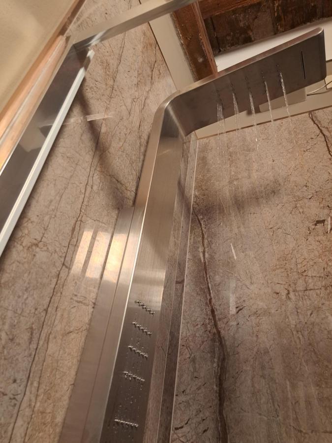 Centro Storico Luxury Smeraldo Suite: Historic Elegance With Hydromassage * Ravenna